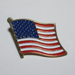 Vintage gold America Flag Lapel pin 7/8"